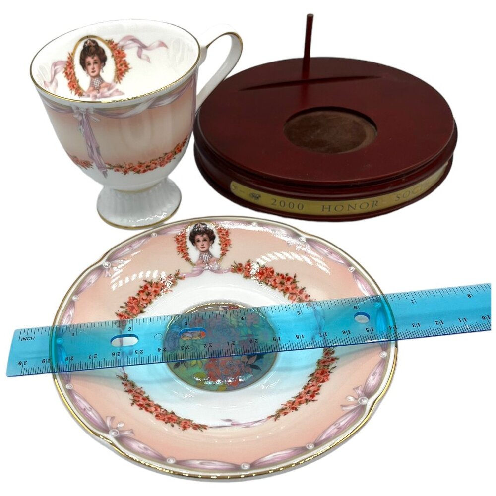 Avon Honor Society 2000 Mrs. PFE Albee Commemorative Teacup & Saucer Set In Box - Picture 2 of 16